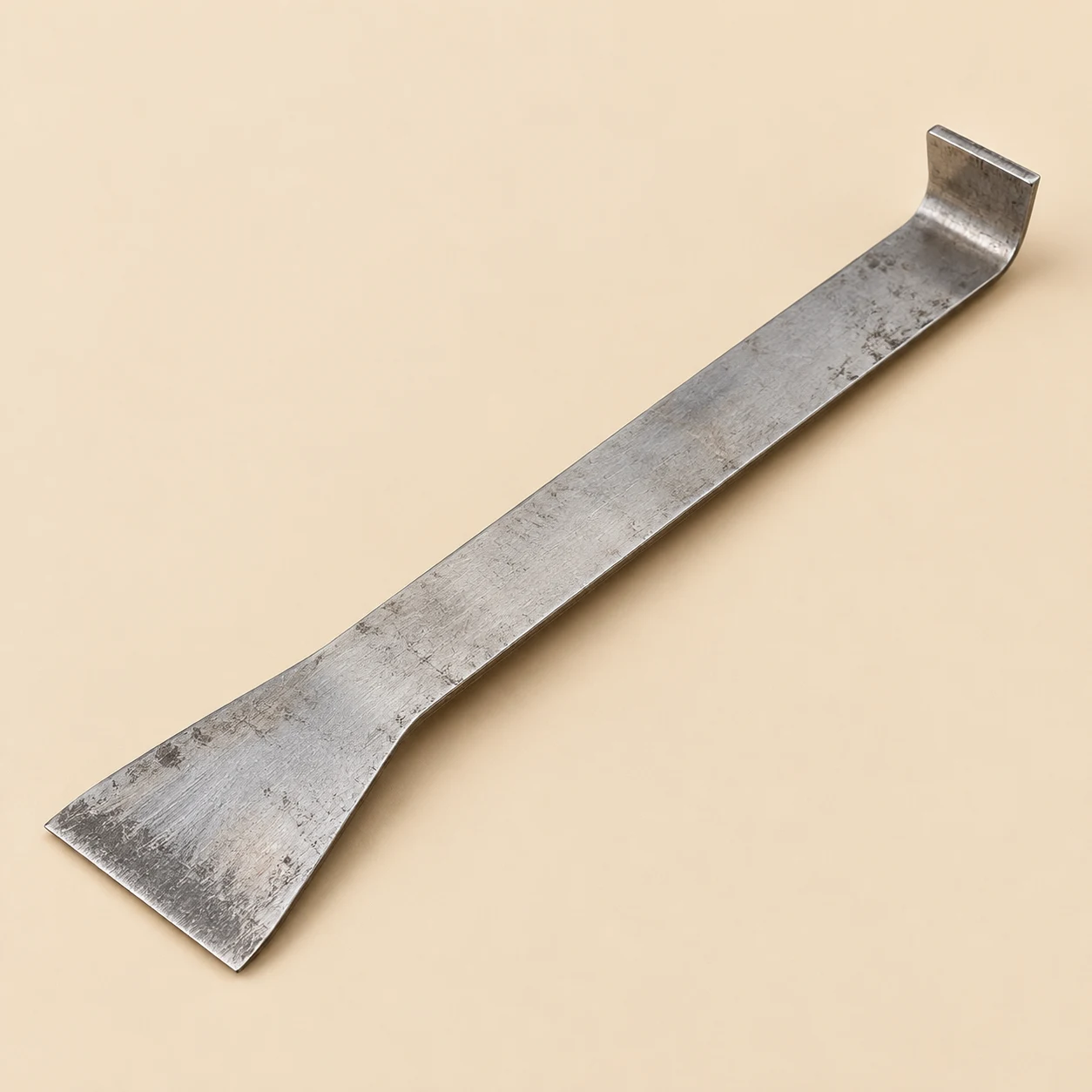 Flat hive tool